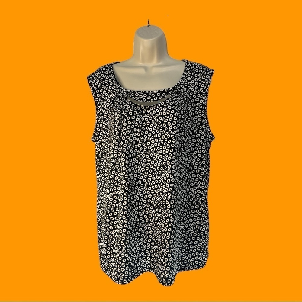 Notations Sleeveless Black White Patterned Blouse Top with Silver Metal Neck L